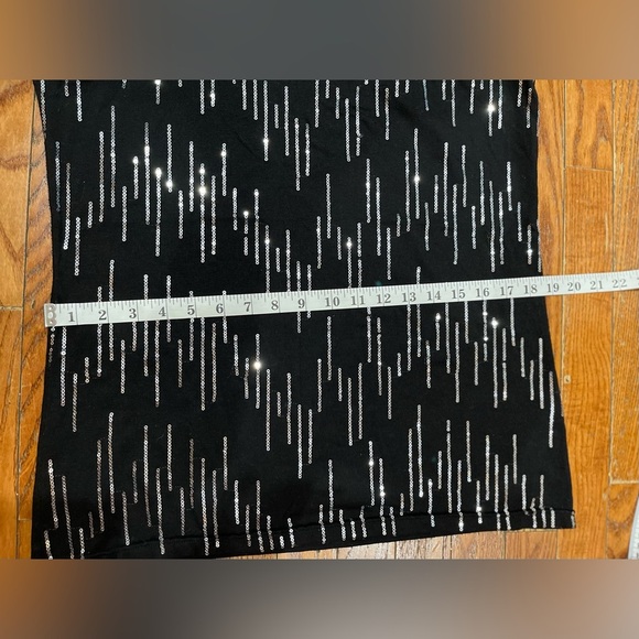 Feathers Black Sequin Tank Top - Picture 5 of 6